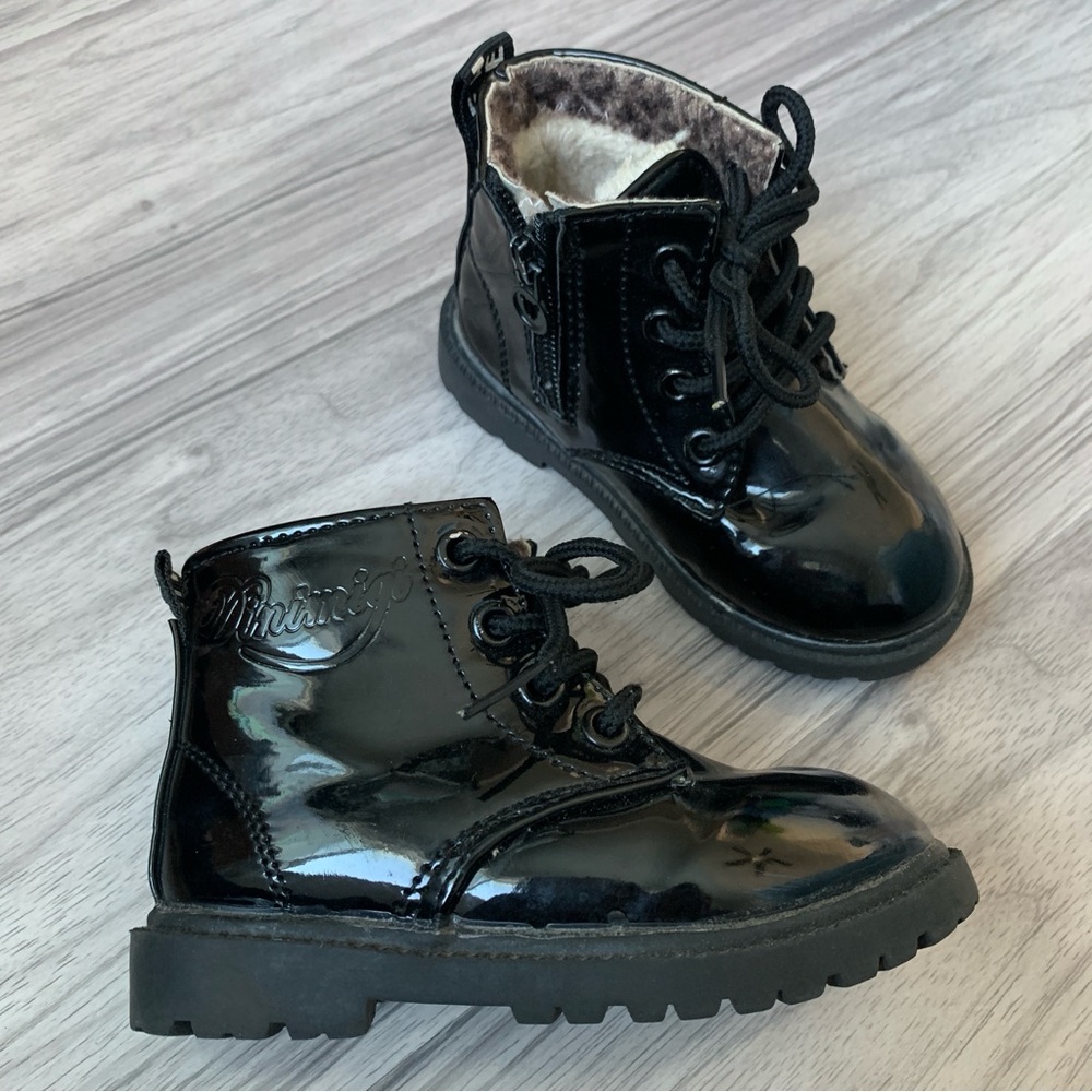 Dinimigi Shiny Black Ankle Boots